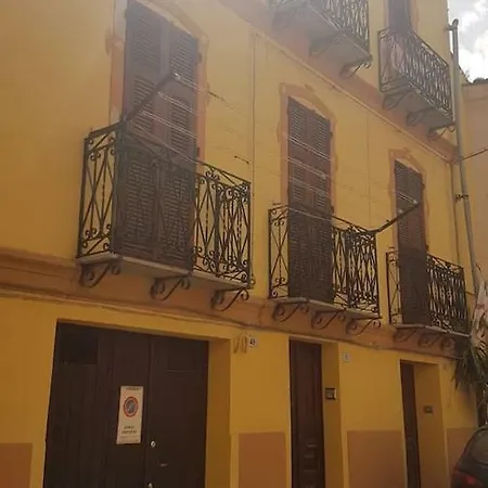Casa Giulia Nel Cuore Di إيغليزياس